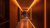 luksusowy-nowoczesny-apartament-z-futurystycznym-projektem-oswietlenia-wygenerowanym-przez-ai.png