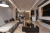 suszone-kwiaty-na-czarnym-stoliku-kawowym-i-lampie-stojacej-przy-sofie-widok-3d-renderowania-3d.png